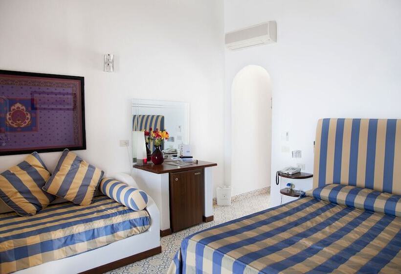 Triple Room Sea View, Cincotta