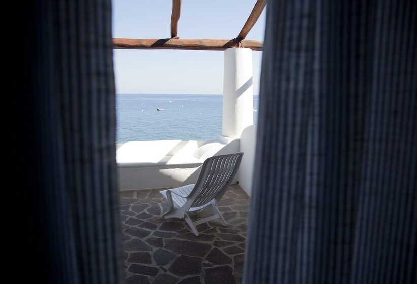 Triple Room Sea View, Cincotta