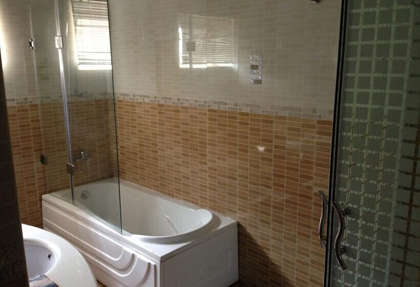 اتاق لوکس, Grandbee Suites
