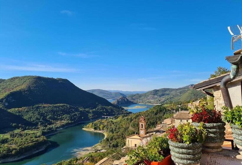 Номер Стандарт Трехместный, La Casa Sul Fiordo Lago Del Turano