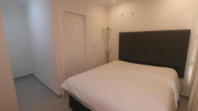 Дом 2 Спальни, Moletji Guest House