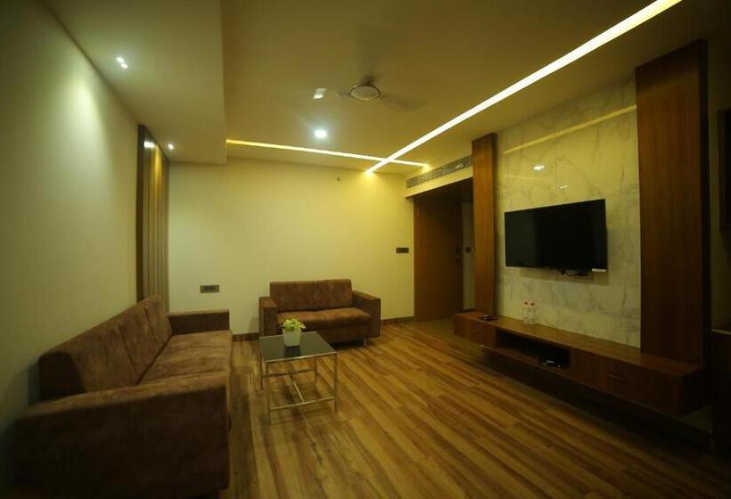 Люкс Deluxe Кровать Кинг, Sree Fortune Grand, Tadepalli