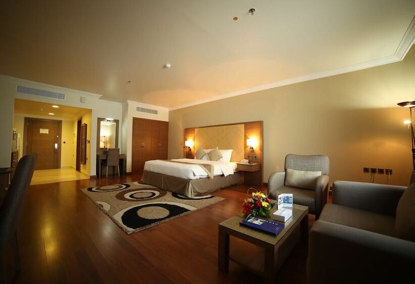 Полулюкс, Golden Tulip Hotel Buraidah Al Qassim