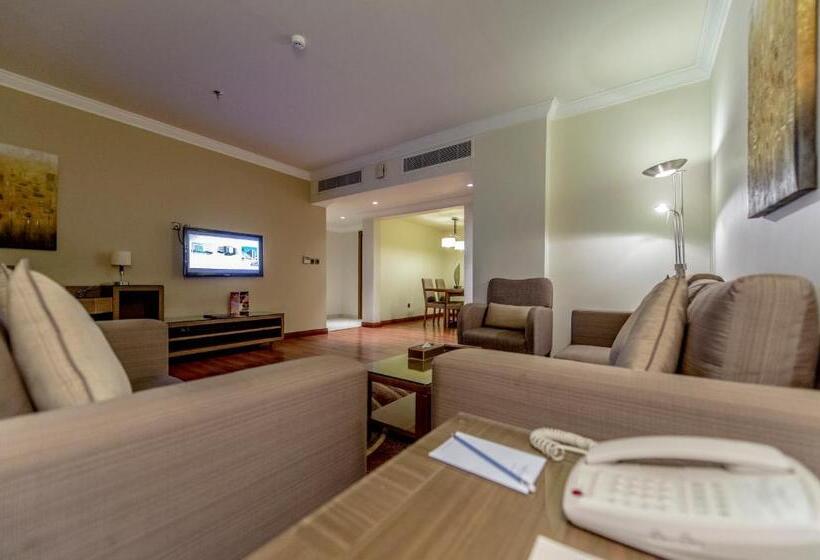Люкс 2 Спальни, Golden Tulip Hotel Buraidah Al Qassim