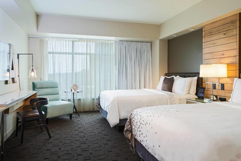 اتاق استاندارد با تخت دو نفره بزرگ, Renaissance Allentown