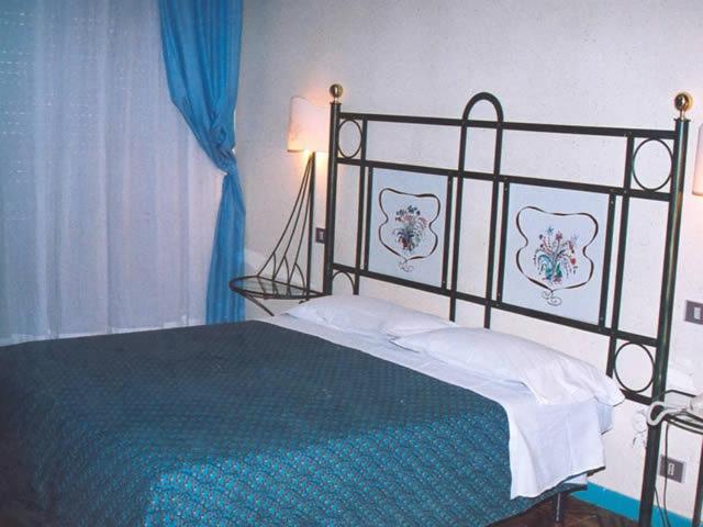 Pokój Czteroosobowy Standard, Scala Greca