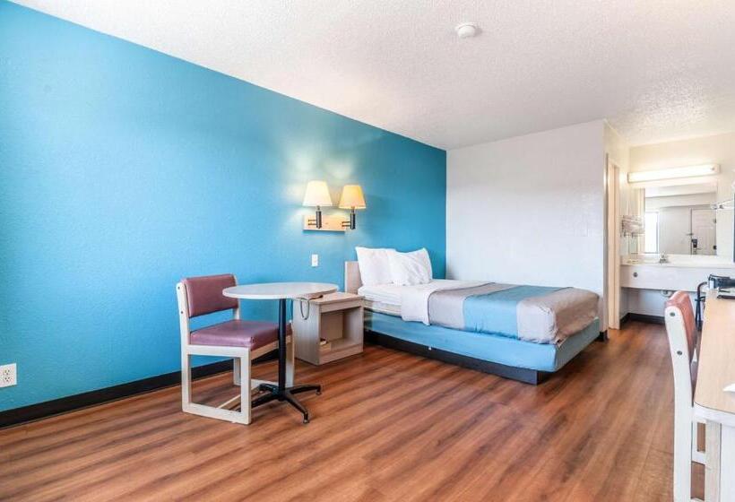 Номер Стандарт Адаптированный для Инвалидов, Motel 6farmington Hills, Mi  Northwest  Farmington Hills
