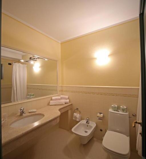 Номер Стандарт Вид на Озеро, Romantik Hotel Relais Mirabella Iseo