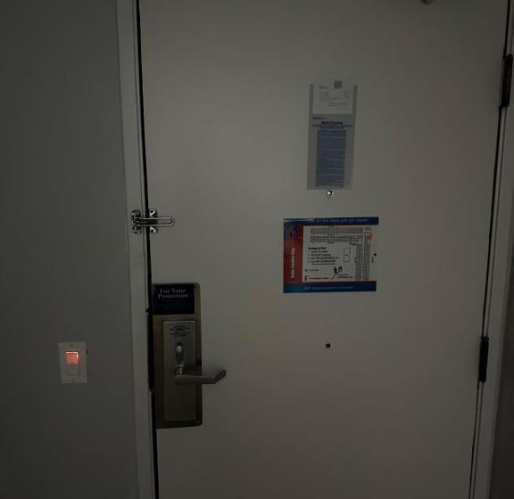 Четырехместный номер Премиум, Motel 6greensboro, Nc  Airport