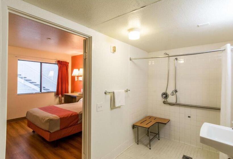 장애인을 위한 스탠다드 룸, Motel 6 Redding, Ca  North