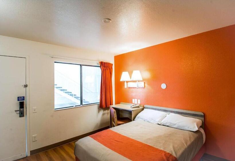 장애인을 위한 스탠다드 룸, Motel 6 Redding, Ca  North