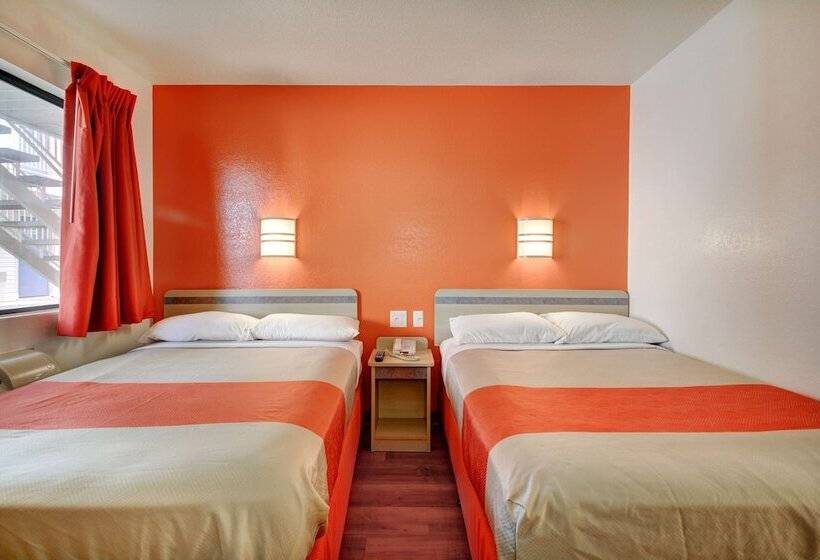 Номер Стандарт 2 Двуспальные Кровати, Motel 6southington, Ct  Hartford