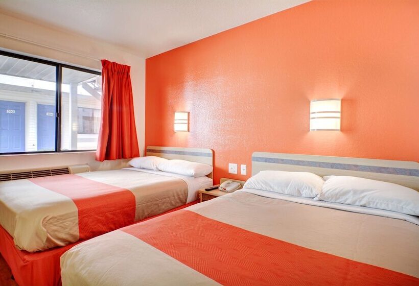 Номер Стандарт 2 Двуспальные Кровати, Motel 6southington, Ct  Hartford