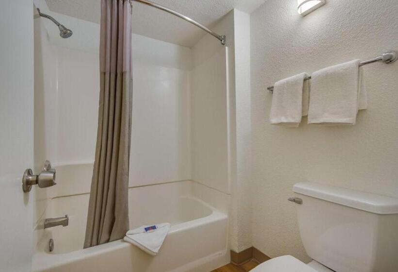 이코노이 4인룸, Motel 6tempe, Az  Broadway  Asu