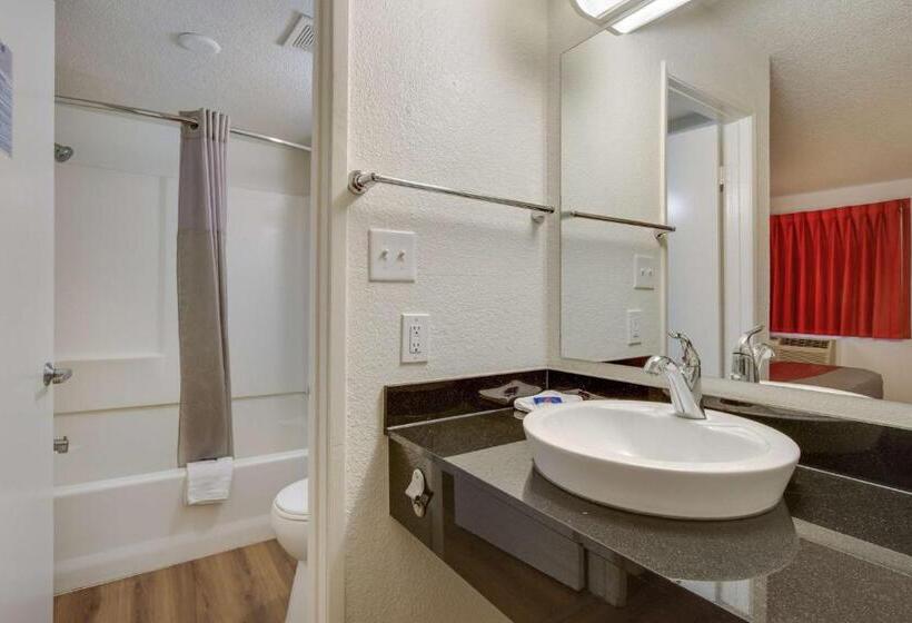 이코노이 4인룸, Motel 6tempe, Az  Broadway  Asu