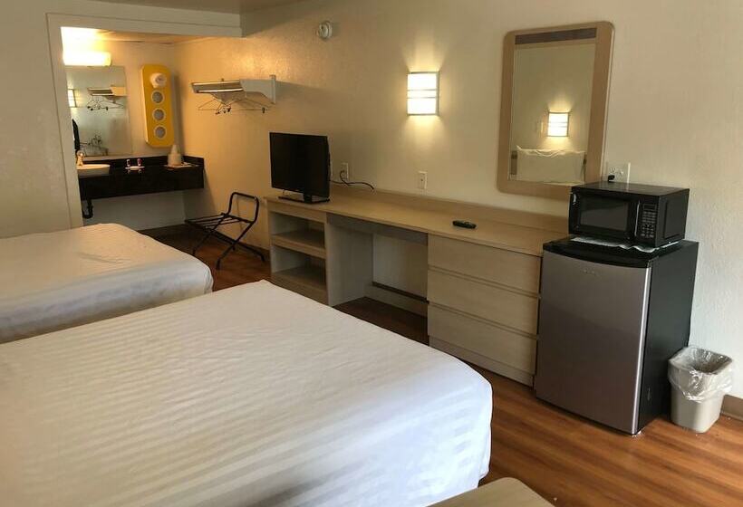 스탠다드 룸 더블 침대 2개, Travelodge By Wyndham Fayetteville