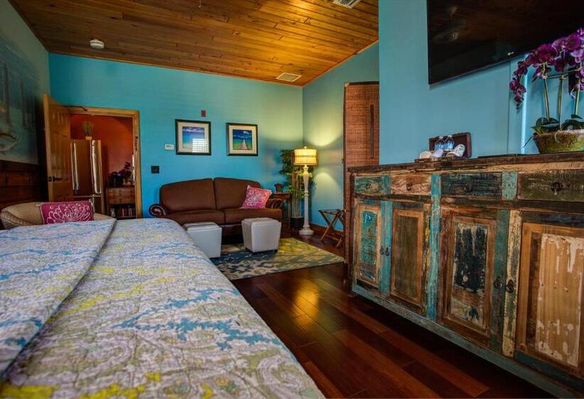 מיטת קינג בסוויטה, Jensen Beach Inn