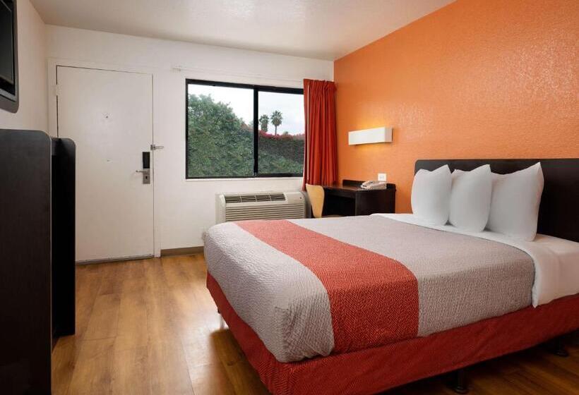 Номер Стандарт Адаптированный для Инвалидов, Motel 6 Camarillo, Ca