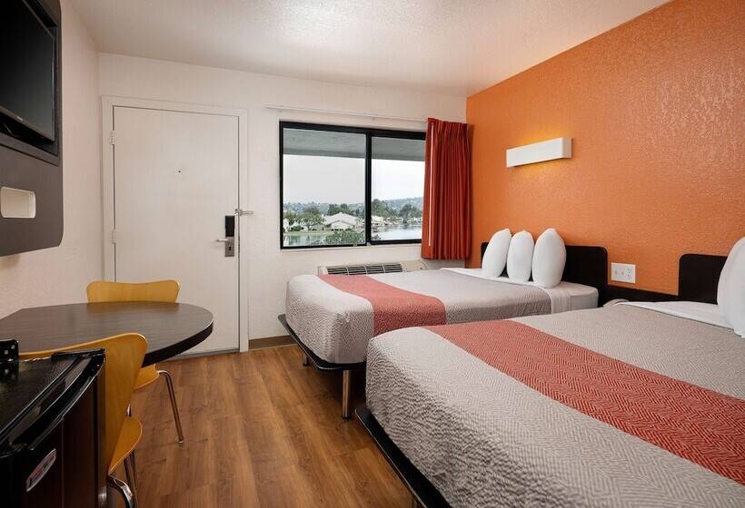 Номер Стандарт 2 Двуспальные Кровати, Motel 6 Camarillo, Ca