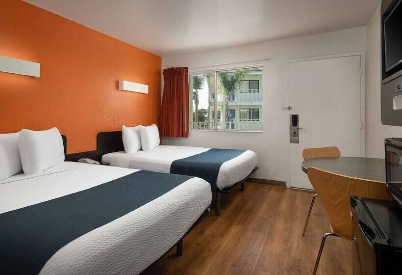 Номер Deluxe, Motel 6carpinteria, Ca  Santa Barbara  North