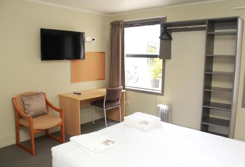 스탠다드 스튜디오, Nikau Apartments
