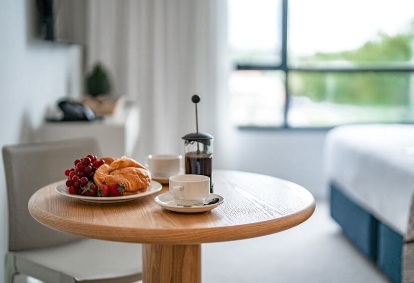 스탠다드 스튜디오, Oaks Vue Suites Geelong
