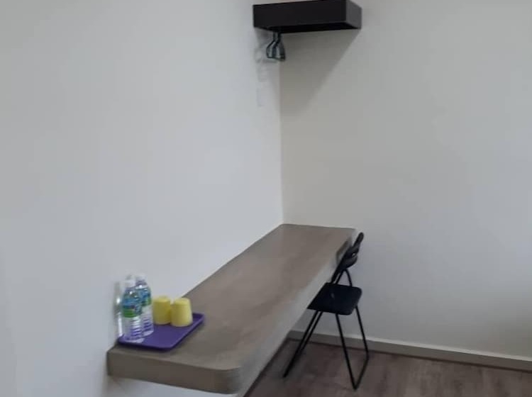 Семейный Номер, Mass Hotel Mentakab