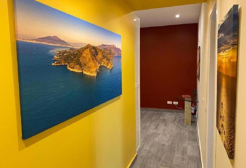 اتاق لوکس با بالکن, Parco Tasso Guest House
