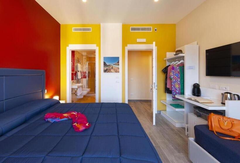 اتاق لوکس با بالکن, Parco Tasso Guest House