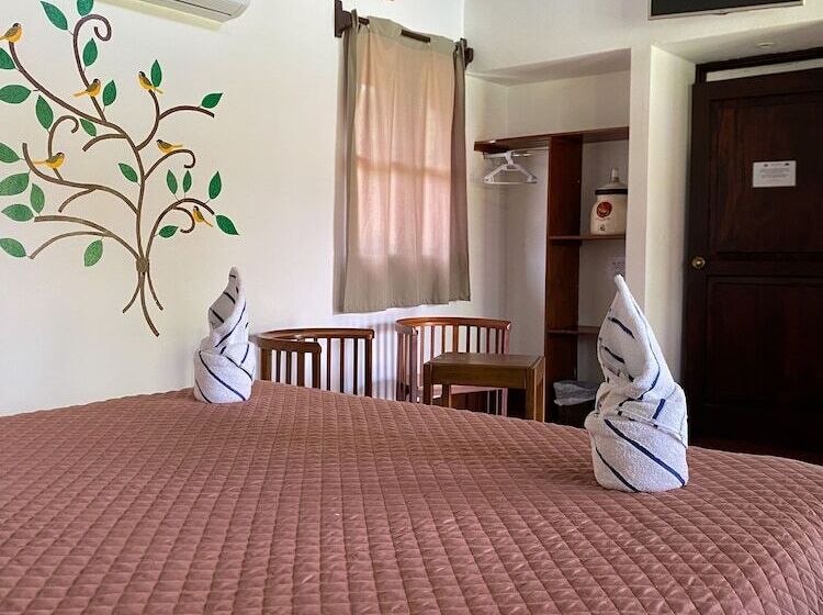 Quarto Estandar Cama King, Utz Tzaba