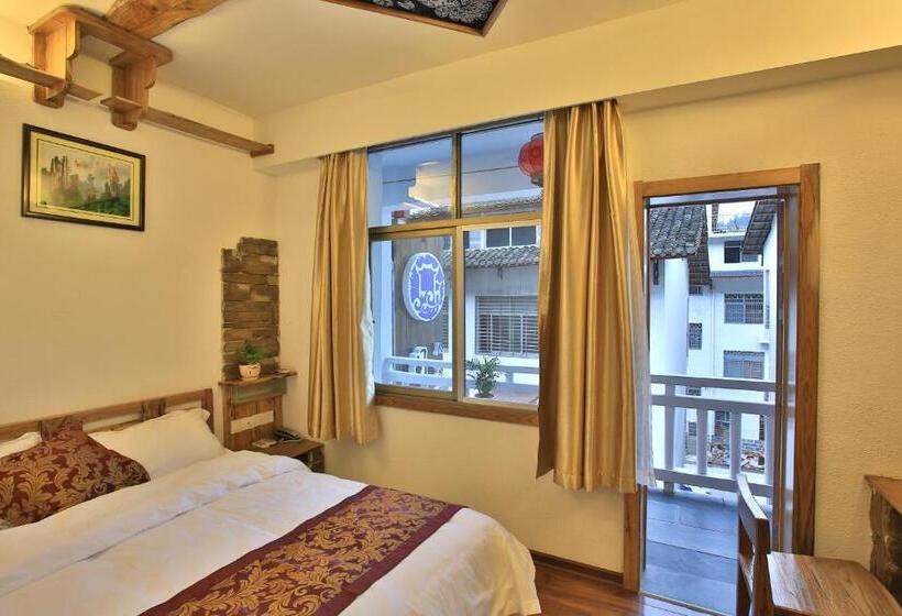 Номер Стандарт с Балконом, Destination Youth Hostel