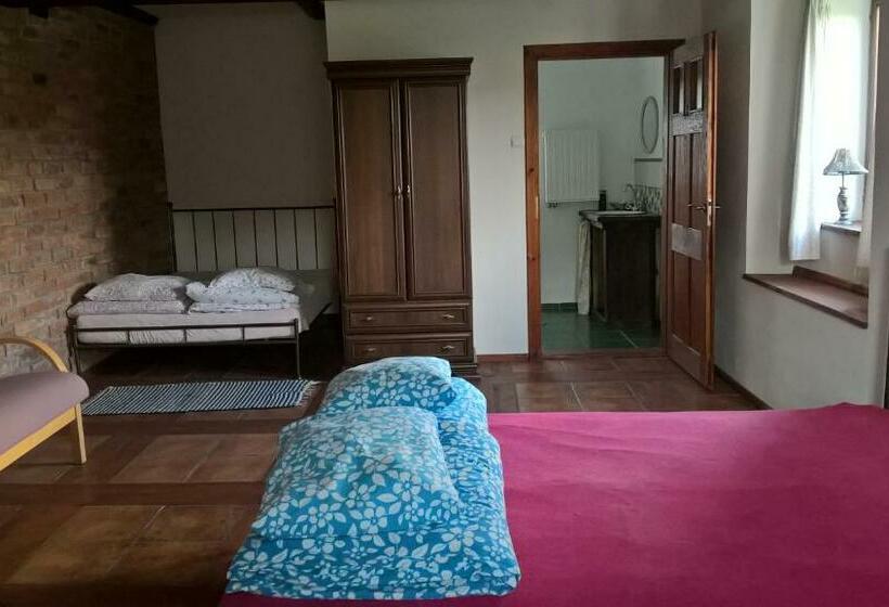 Четырехместный Номер Стандарт, Jabłkowo Na Skraju Puszczy Boreckiej śniadania W Cenie
