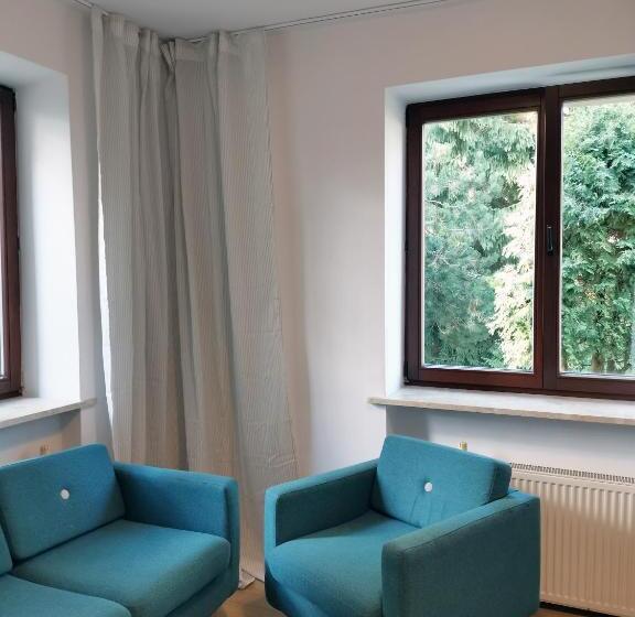 Номер Стандарт Трехместный, Ohotelik Pensjonat W Poniatowej