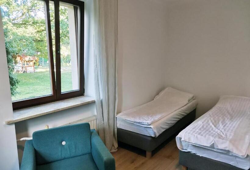 Номер Стандарт Трехместный, Ohotelik Pensjonat W Poniatowej