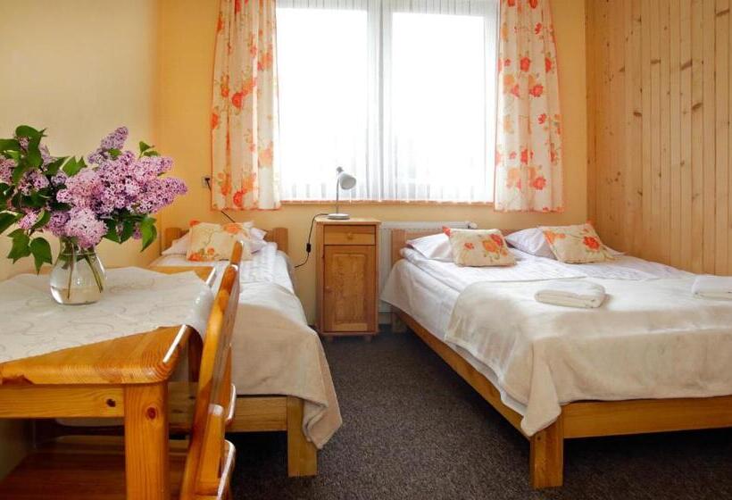 Quarto Triplo Estandar, Pokoje Gościnne Staszelówka