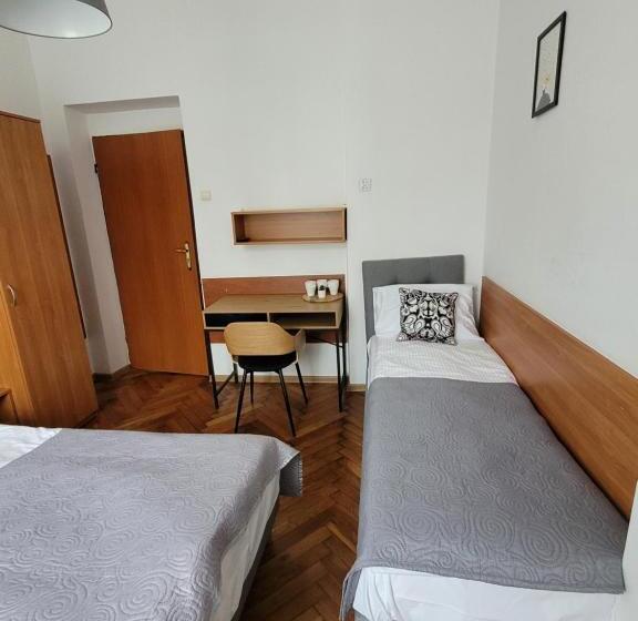 Quarto standart com varanda, Zajazd Meran