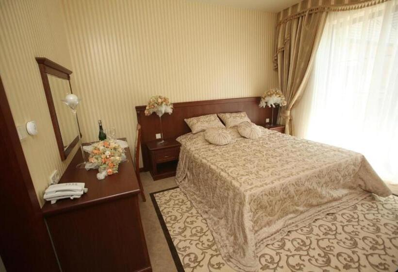 Номер Deluxe, Dwór Kresowy