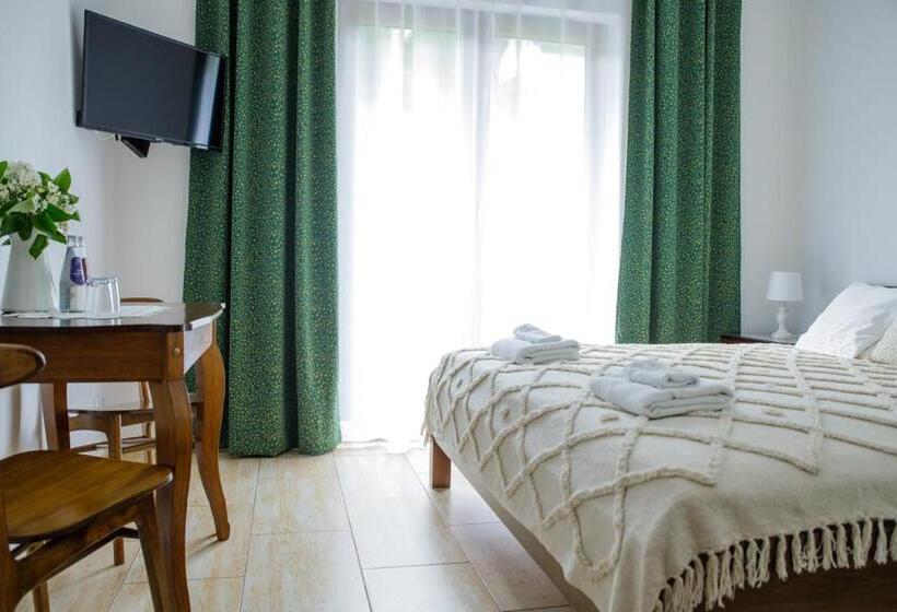 اتاق استاندارد با تراس, Cudne Manowce