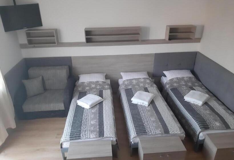 Четырехместный Номер Классик, Tasarz Spa Ośrodek Wczasowy
