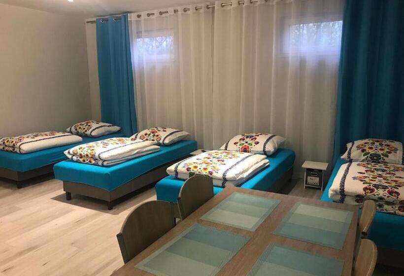 استودیوی استاندارد, Noclegi Bielpon