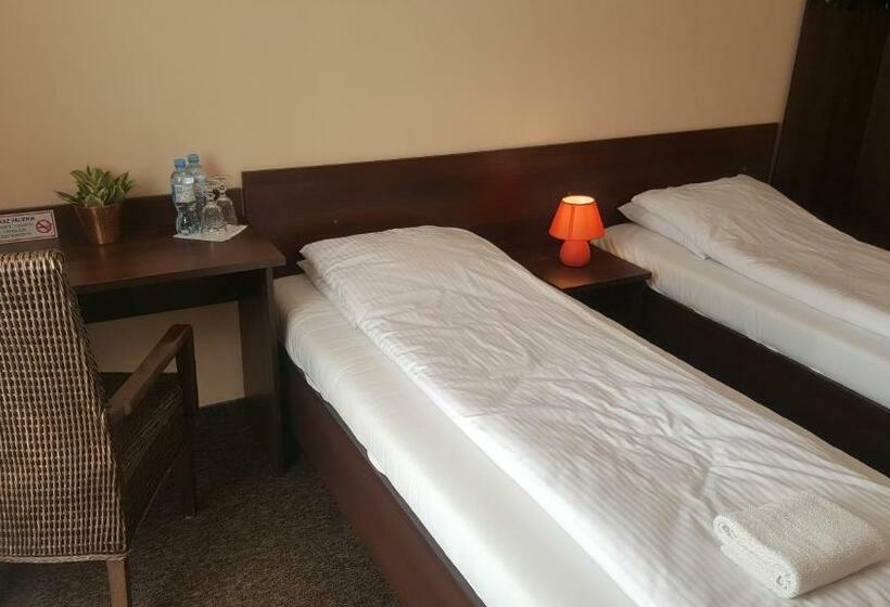 Quarto Estandar, Ik Sj