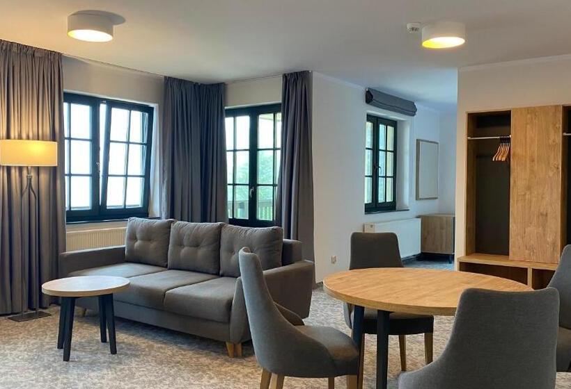 Family Suite, Willa Puchaczówka