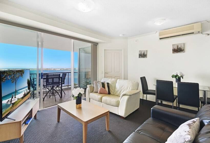 Апартаменты 2 Спальни, Crystal Bay On The Broadwater