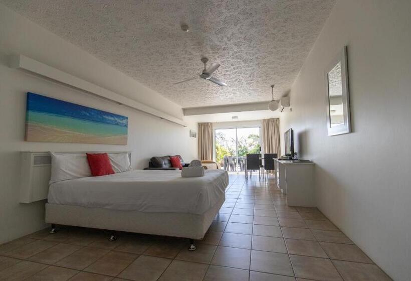 이코노미 스튜디오, Rosslyn Bay Resort Yeppoon