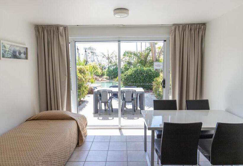 이코노미 스튜디오, Rosslyn Bay Resort Yeppoon