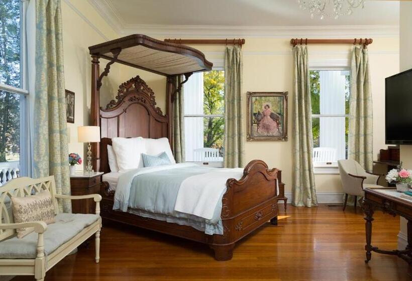 주니어 스위트, The Twelve Oaks Bed & Breakfast
