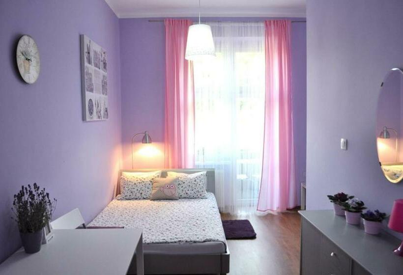 آپارتمان 1 خوابه, Happy House Hostel