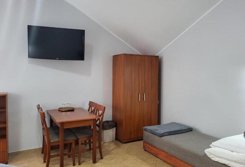スタンダード４人部屋, Ik Osir Lubawa