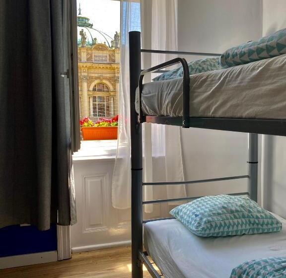Номер Стандарт Совместная Ванная, Sky Hostel
