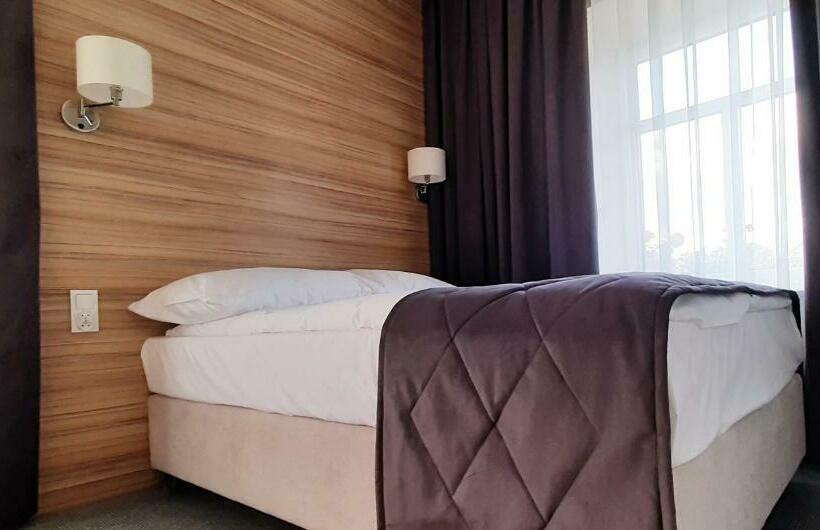 Апартаменты 2 Спальни, Aparthotel Jurowiecka 60